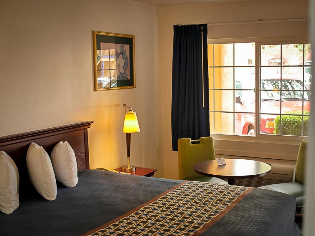 Americas Best Value Inn - Chico Zewnętrze zdjęcie