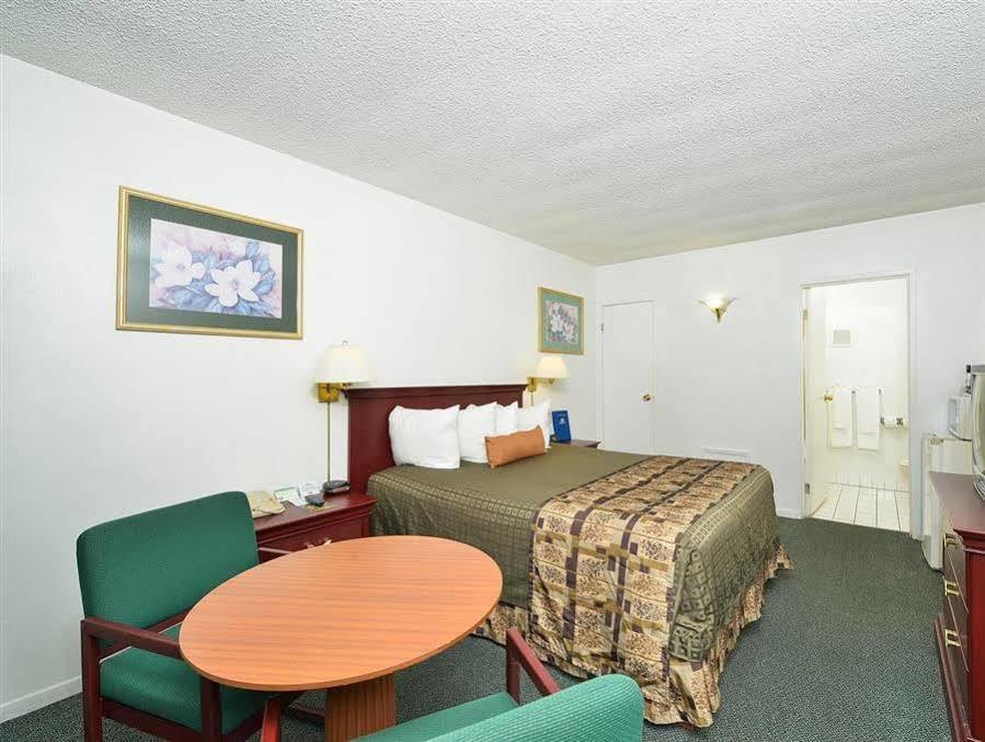 Americas Best Value Inn - Chico Zewnętrze zdjęcie