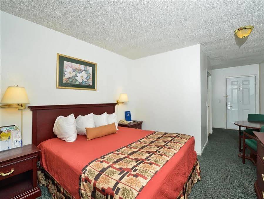 Americas Best Value Inn - Chico Zewnętrze zdjęcie